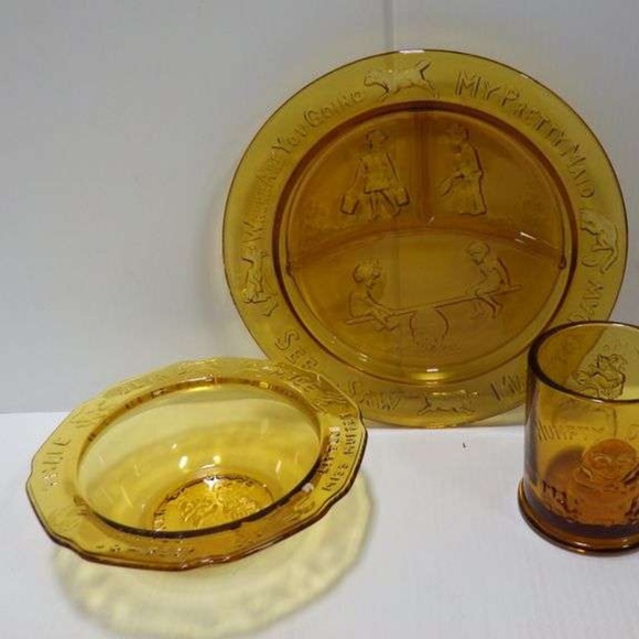 Vintage Amber Glass Nursery Rhyme Children’s Dishes Mother Goose Humpty Dumpty - Picture 2 of 3